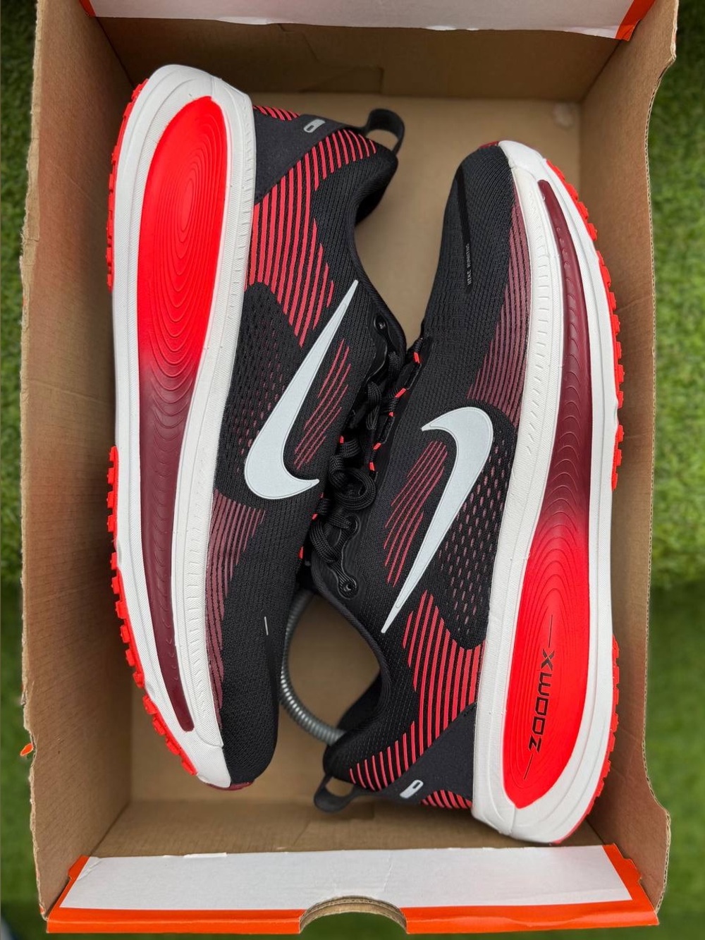 Nike Vomero 18 Shoes Black Bright Crimson Team Red Summit White Brand New Men’s